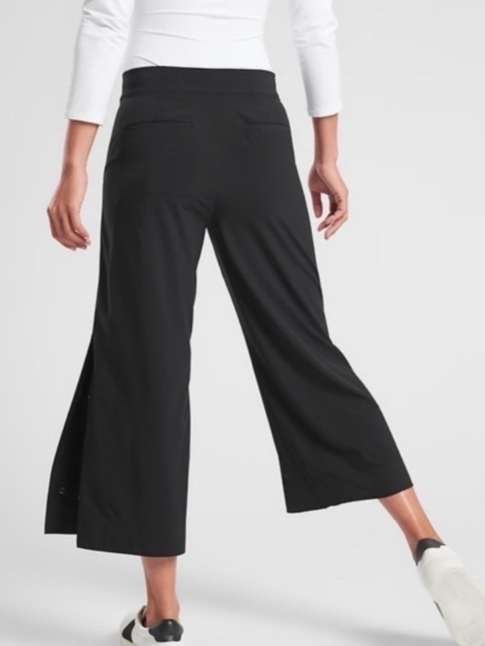 Athleta Black Stretch Wide Leg Crop Snap Hem Travel Office Pants Women’s 4 - Picture 4 of 9
